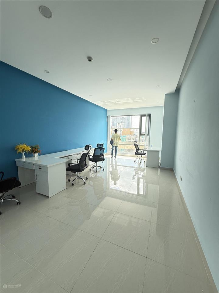 Xuất cảnh bán gấp căn hộ vừa ở vừa làm văn phòng giá chỉ 2,1 tỷ thương lượng
