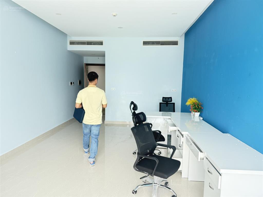 Xuất cảnh bán gấp căn hộ vừa ở vừa làm văn phòng giá chỉ 2,1 tỷ thương lượng
