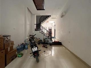 Khu phân lô trung kính  ô tô vào nhà  lô góc  59m2.