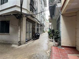Nhà mới ở ngay  5 tầng  hạ yên quyết  ngõ nông  gần phố