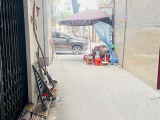 Cách 1 nhà ra mặt phố đốc ngữ  35m2  4 tầng  đang cho thuê