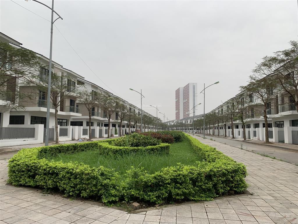 Tôi thiện chí bán biệt thự an vượng gần cv thiên văn học giá 35 tỷ dt 180m2 đường lê quang đạo
