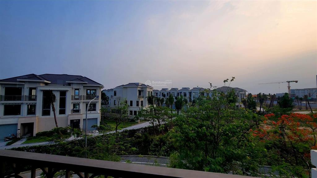 Bán lô góc grand bay đường to, 166m2 hướng đông nam