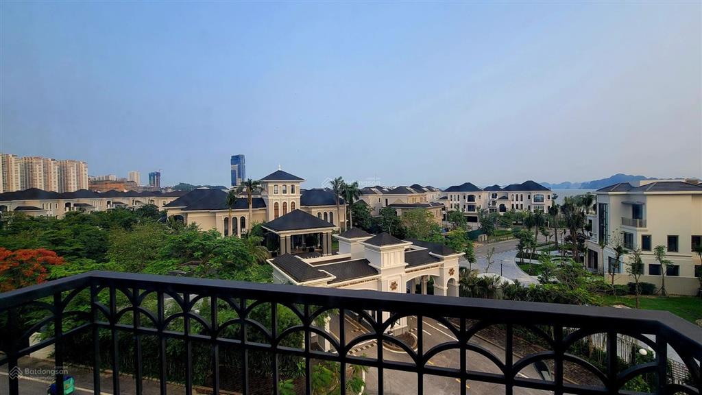 Bán lô góc grand bay đường to, 166m2 hướng đông nam