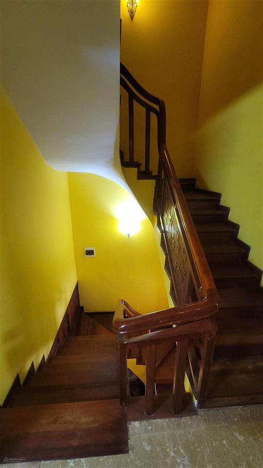 Quyết bán 7.6 tỷ  105m2 lk san hô hướng nam sổ đỏ trao tay