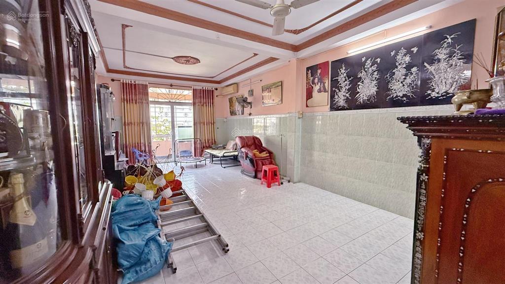 Giảm mạnh 8 tỷ nhà mặt tiền chợ quận 5