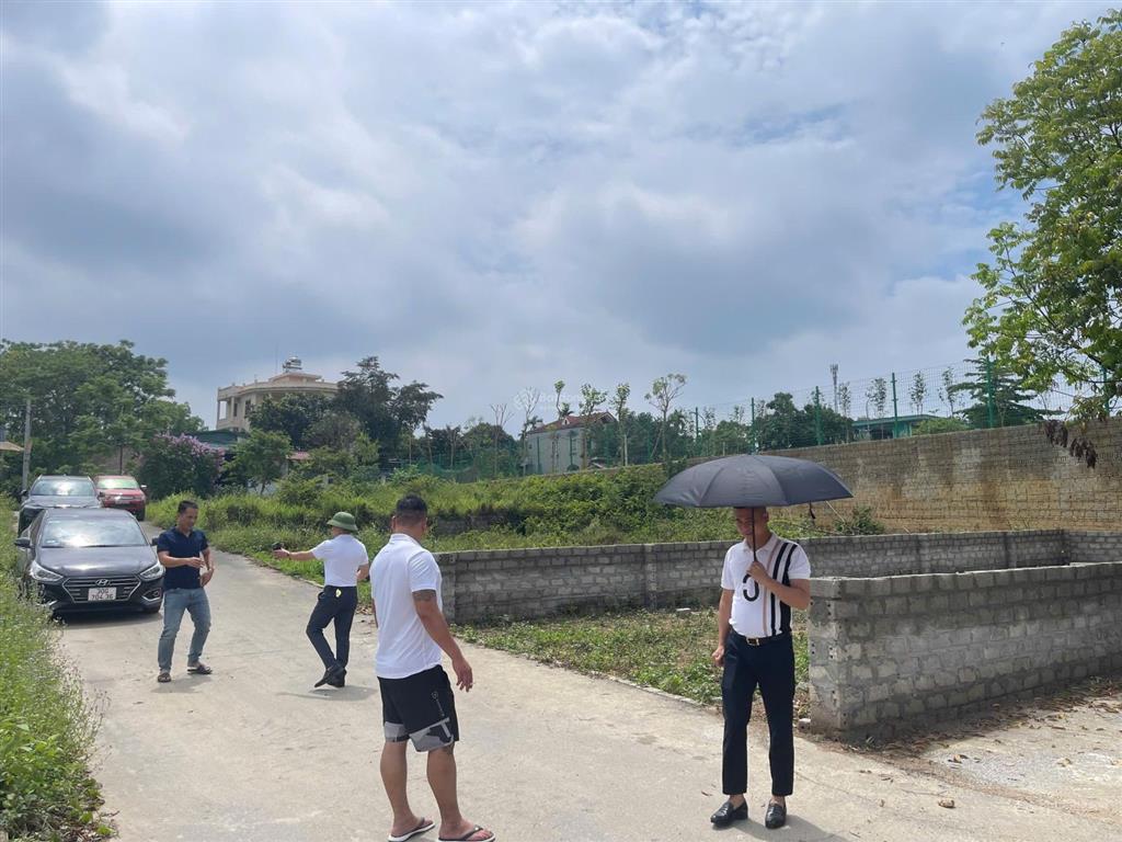 Lô góc siêu đẹp 110m2 tại miễu, tiến xuân, cách ga metro đại lộ thăng long chỉ 50m.  0962 783 ***