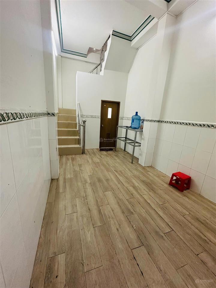 Cho thuê nhà trục chính hẻm đường hoàng văn thụ giá 4 triệu