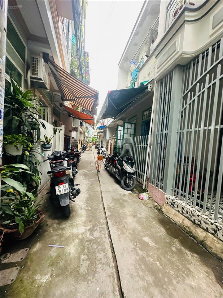 Cho thuê nhà trục chính hẻm đường hoàng văn thụ giá 4 triệu