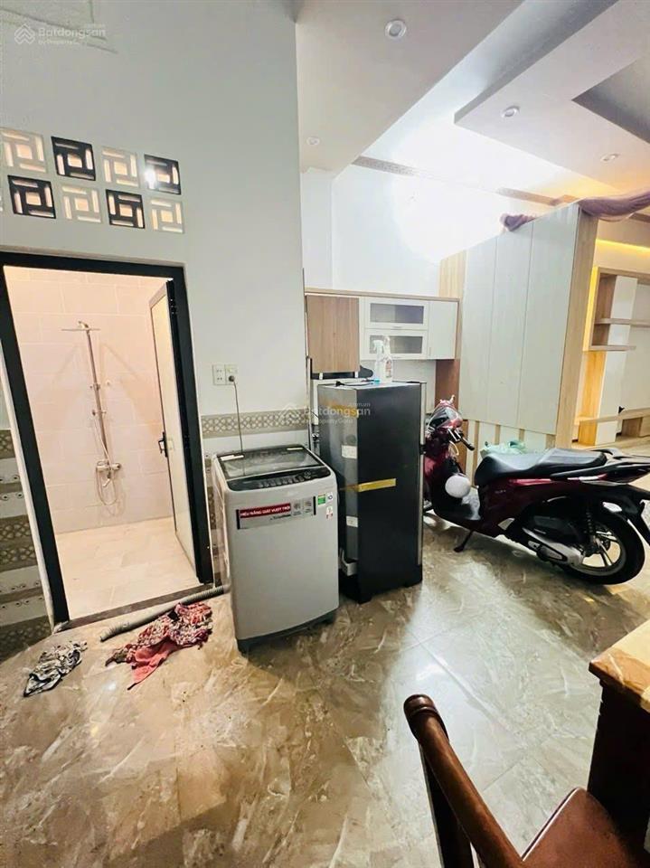 Cho thuê nhà 3 lầu full nội thất hẻm 52 hùng vương giá 15 triệu