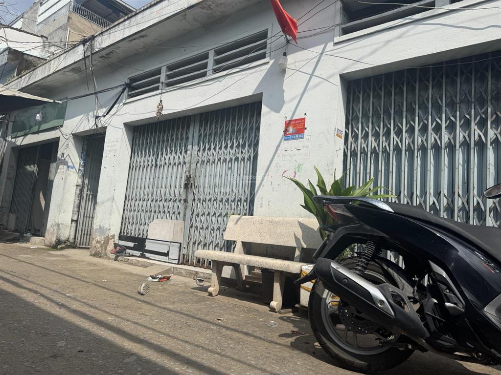 Bán dãy phòng trọ sát chợ nước đá và nguyễn ảnh thủ