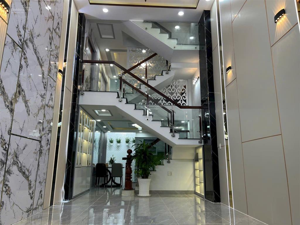 Bán căn nhà 1/ trương thị hoa giáp trường nguyễn hiền