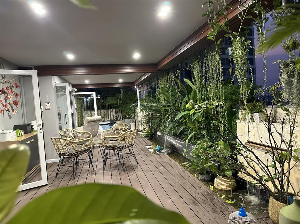 Hiếm có 1 căn penthouse 324m2 sky 2, nhà đẹp, 3 sân vườn cần bán nhanh giá 17,5 tỷ,  0906 710 ***