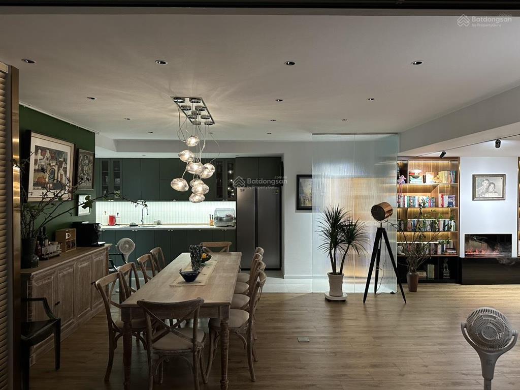 Hiếm có 1 căn penthouse 324m2 sky 2, nhà đẹp, 3 sân vườn cần bán nhanh giá 17,5 tỷ,  0906 710 ***