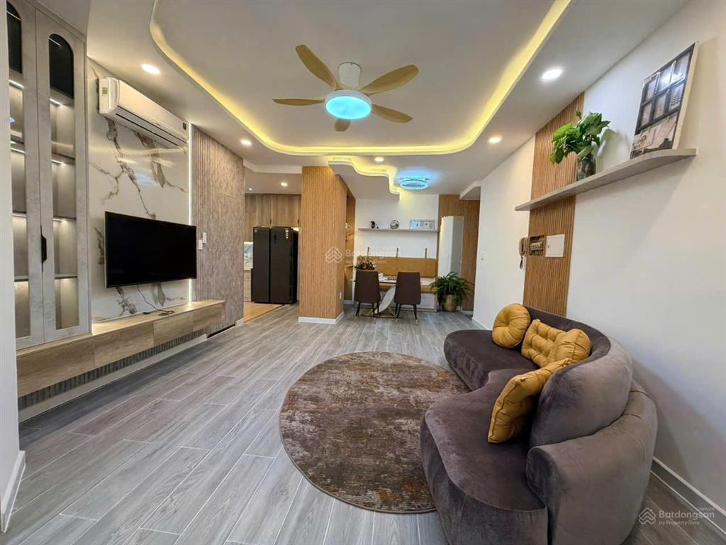 Kẹt tiền bán gấp căn hộ sky garden 1, 81m2, 2pn, full nội thất mới giá 5,6tỷ,  ngay 0906 710 ***