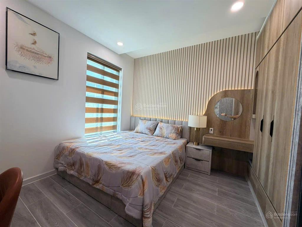 Kẹt tiền bán gấp căn hộ sky garden 1, 81m2, 2pn, full nội thất mới giá 5,6tỷ,  ngay 0906 710 ***
