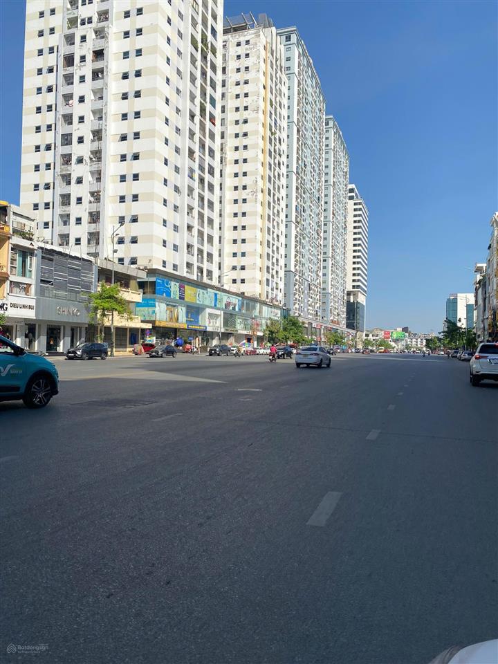 Cho thuê nhà mặt phố 250m2, 5 tầng đường 25/4 hạ long, quảng ninh