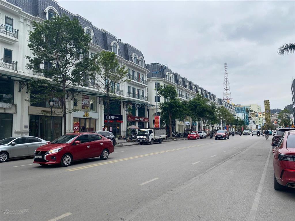 Cho thuê nhà mặt phố 250m2, 5 tầng đường 25/4 hạ long, quảng ninh