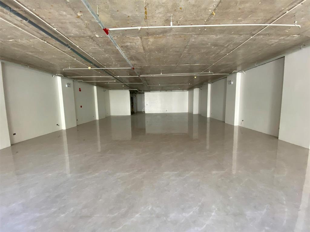 Cho thuê nhà mặt phố 250m2, 5 tầng đường 25/4 hạ long, quảng ninh