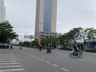 Bán khách sạn 130 phòng 4 sao khu du lịch bãi cháy, hạ long, quảng ninh
