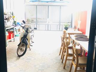 Bán nhà mặt tiền đường phạm hùng, trung tâm huyện đức trọng, dt 5x43, nhà đẹp full nội thất