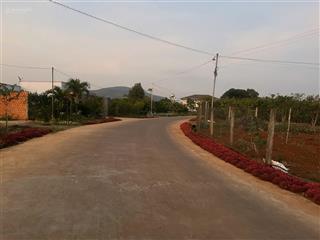 Bán lô đất ngay trung tâm xã liên hiệp, dt 10x35m, cn 351m2 có 150m2 thổ cư, giá 2.2 tỷ