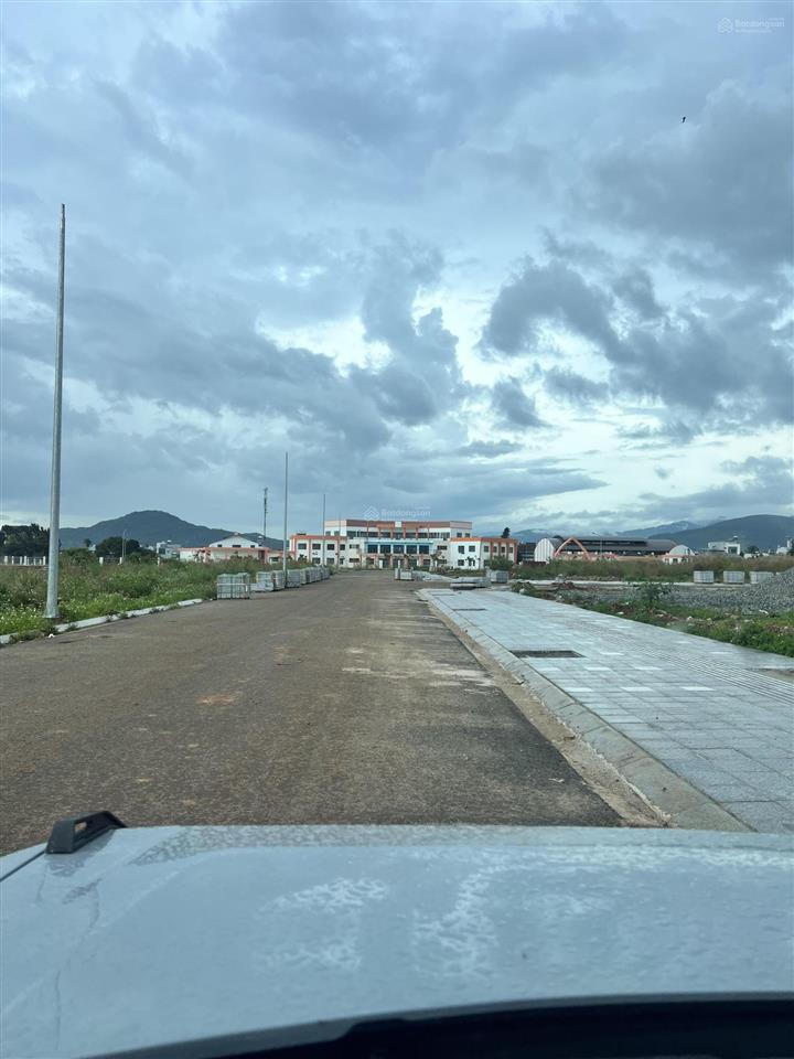 Lô đất góc 2 mặt tiền ngay trung tâm hành chính xã đức trọng. mặt tiền phạm ngũ lão kinh doanh tốt