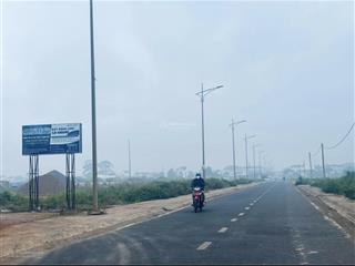 Mặt tiền phạm ngũ lão khu hành chính xã đức trọng đối diện trường lương thế vinh