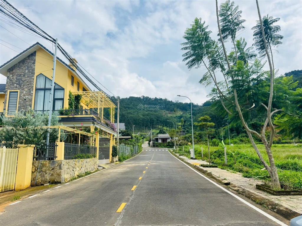 Khu biệt thự siêu hạ tầng ngay dưới chân đèo p'ren, diện tích từ 3502000m2