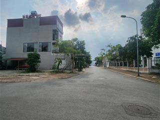 Đất 31ha trâu quỳ, lô góc, vỉa hè ô tô tránh, ngay vườn hoa, công viên,hồ, trường học,gần quận ủy.