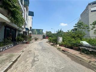 Mảnh đất cự khối, vỉa hè, phân lô 2 sổ, ô tô tránh, mặt tiền khủng,ngay hồ, xây kinh doanh quá đỉnh