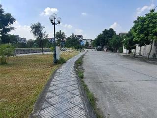 Đất đẹp việt hưng,long biên, view hồ điều hoà, công viên,vỉa hè 2 bên,vị trí vàng, ô tô tránh dừng