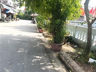 Đất đa tốn, gia lâm, view hồ, đường trước đất 3 ô tô tránh nhau,thông số đẹp,kinh doanh,giáp vin1 1