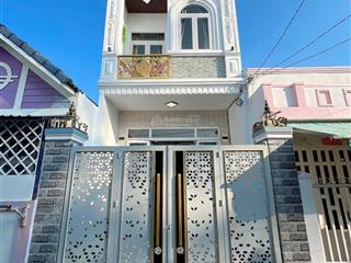 Bán nhà lầu hoàn công 4 pn 3wc lộ oto tặng full nội thất nhà gần trường đh y dược cần thơ