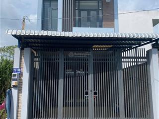 Bán nhà lầu diện tích rộng có sân đậu oto sổ hồng hoàn công nhà gần chợ cái răng tp cần thơ