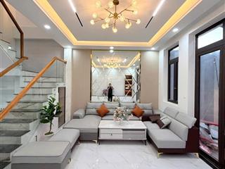 Bán căn biệt thự mini 2 lầu dtsd 200m2 có 3pn  5wc kdc nam long sổ hoàn công tặng nội thất