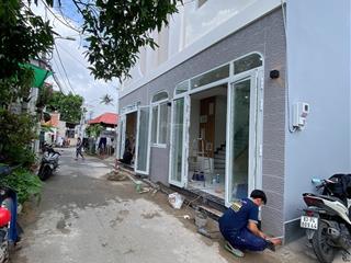 Bán 2 căn nhà lâu mới 100% đang hoàn thiện nhà kế chợ bình thuỷ lộ oto sổ hoàn công