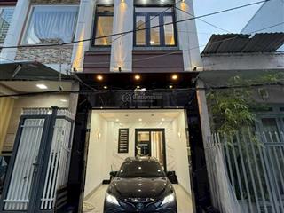Bán nhà 2 lầu mới đẹp đậu được oto trong nhà sổ hoàn công tặng nội thất như hình