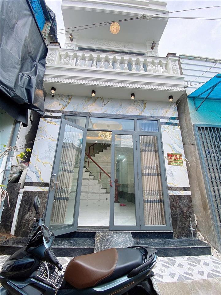 Bán nhà lầu mới rất đẹp nằm gần đại học cần thơ hẻm 138 đường trần hưng đạo nhà có 3 phòng ngủ