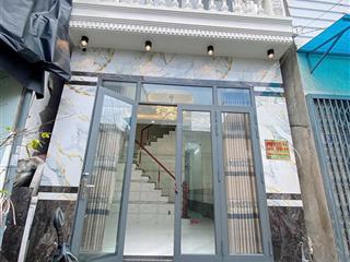 Bán nhà lầu mới rất đẹp nằm gần đại học cần thơ hẻm 138 đường trần hưng đạo nhà có 3 phòng ngủ