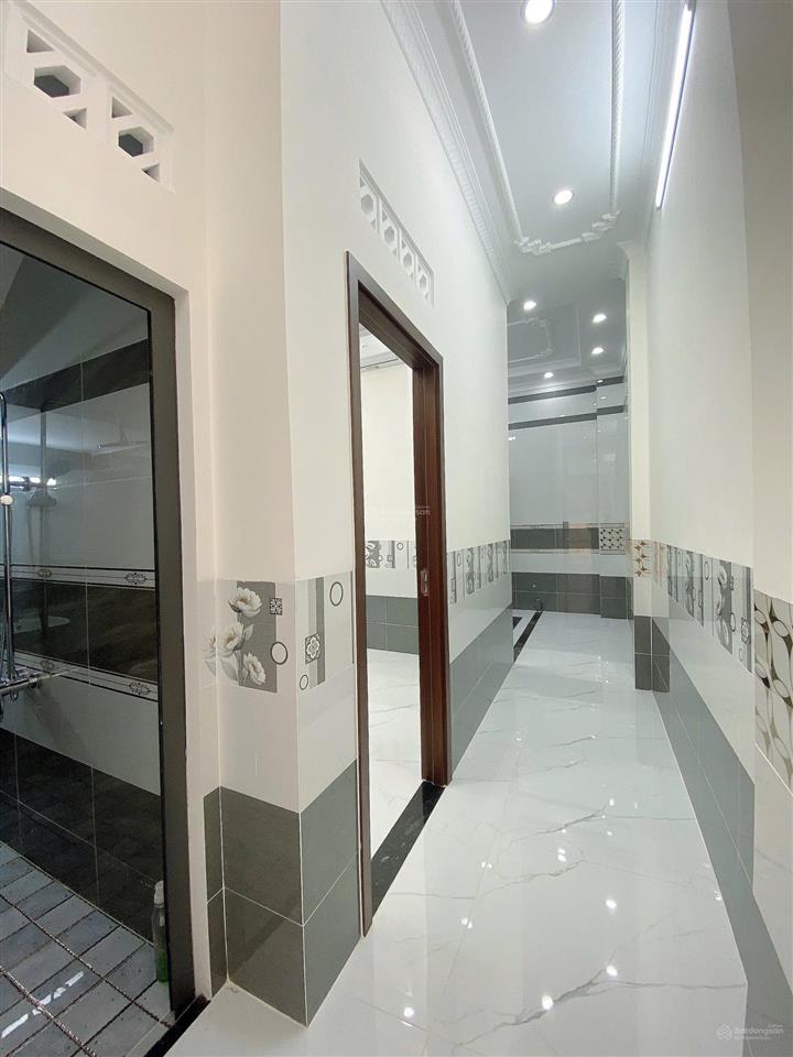 Bán nhà lầu mới rất đẹp nằm gần đại học cần thơ hẻm 138 đường trần hưng đạo nhà có 3 phòng ngủ