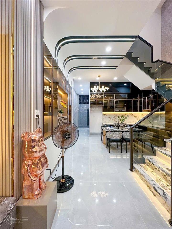 Siêu phẩm nhà 1 trệt 2 lầu nội thất cao cấp, hiện đại ,số 132 đường d7 kdc hồng loan tp cần thơ