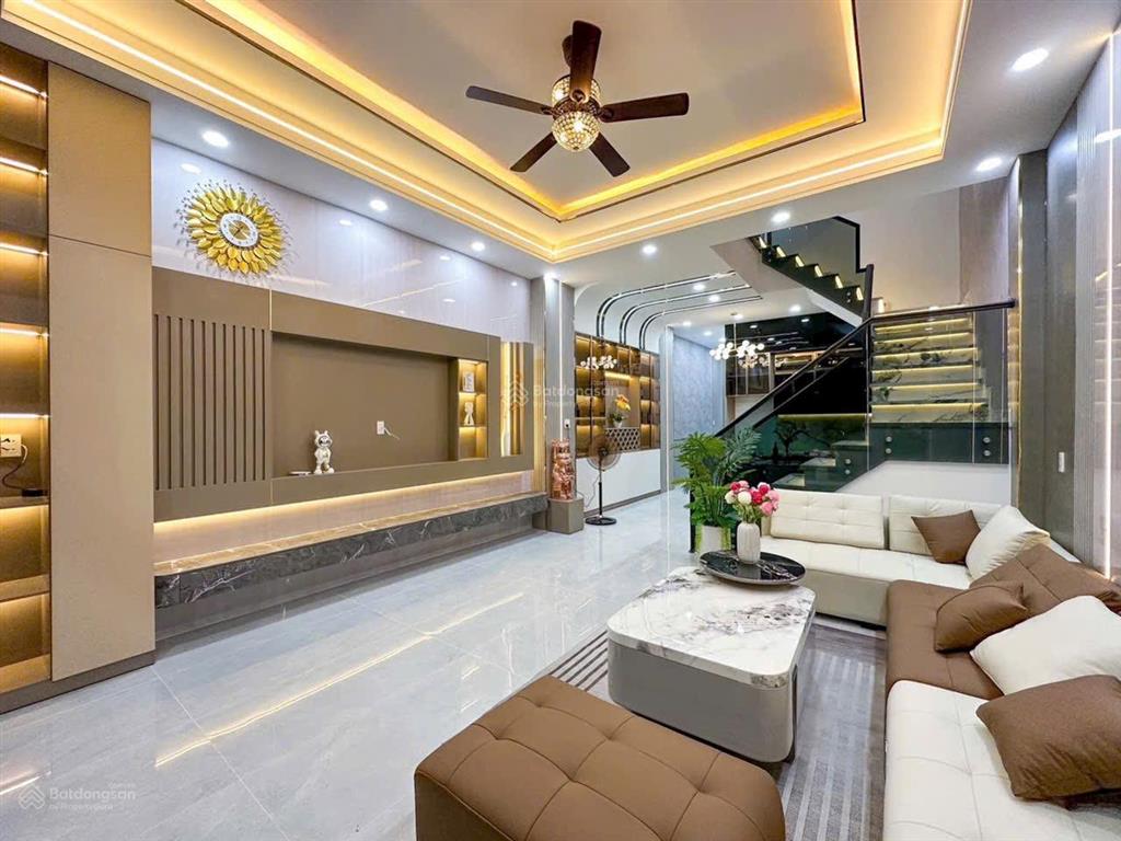 Siêu phẩm nhà 1 trệt 2 lầu nội thất cao cấp, hiện đại ,số 132 đường d7 kdc hồng loan tp cần thơ