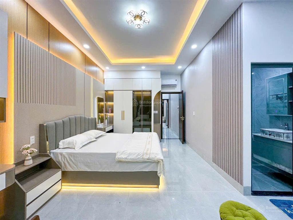 Siêu phẩm nhà 1 trệt 2 lầu nội thất cao cấp, hiện đại ,số 132 đường d7 kdc hồng loan tp cần thơ