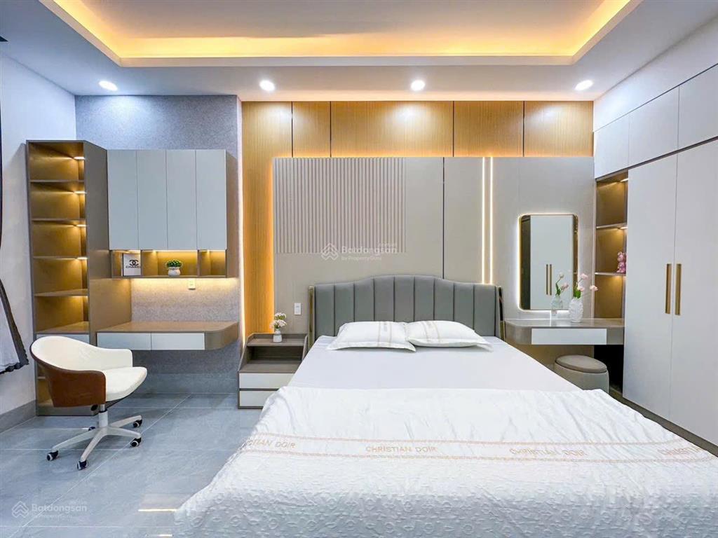 Siêu phẩm nhà 1 trệt 2 lầu nội thất cao cấp, hiện đại ,số 132 đường d7 kdc hồng loan tp cần thơ