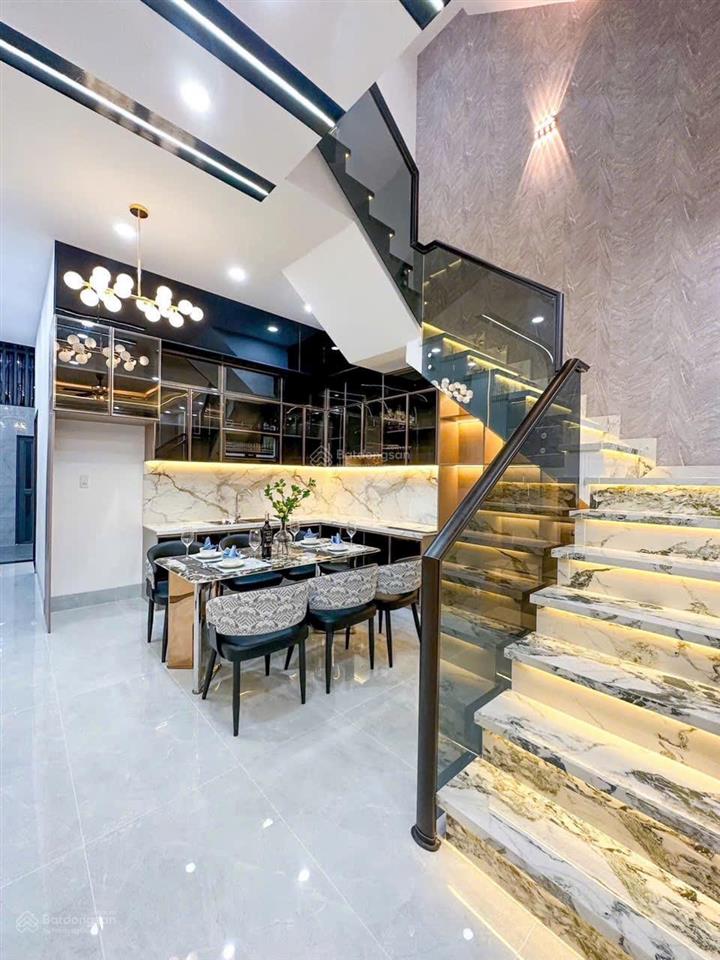 Siêu phẩm nhà 1 trệt 2 lầu nội thất cao cấp, hiện đại ,số 132 đường d7 kdc hồng loan tp cần thơ