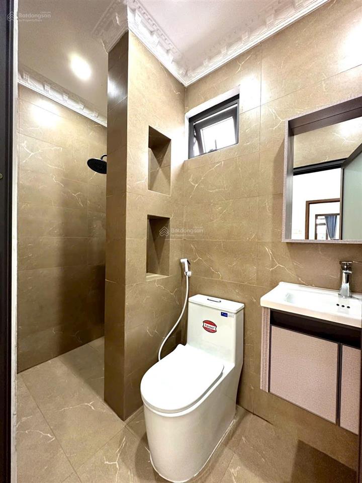 Bán nhà 2 lầu phong cách cổ điển đường d4 kdc hồng loan  tp cần thơ ,đoạn ngoài kế chung cư .