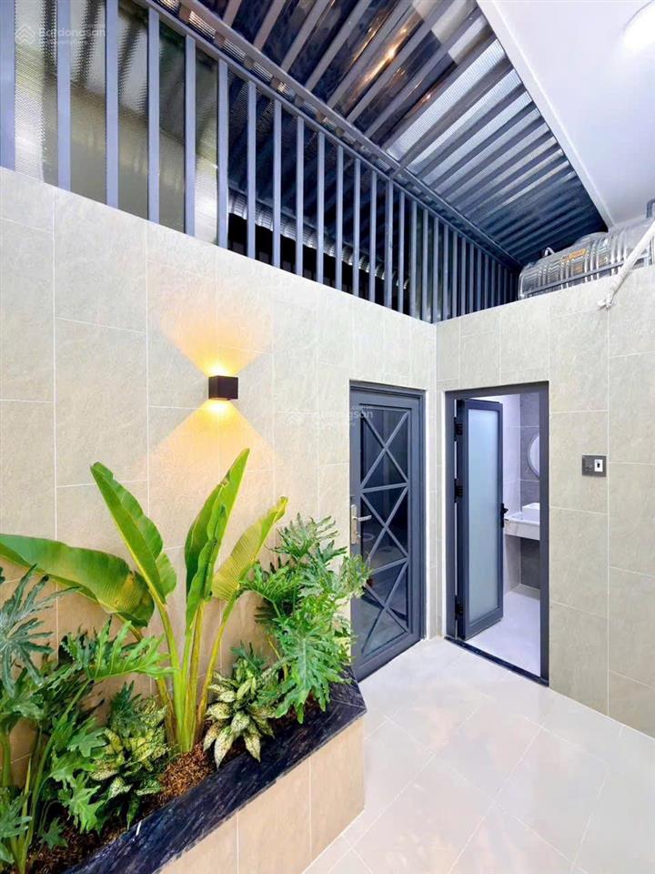 Bán nhà 1 trệt 2 lầu .có 4 phòng ngủ  số 145 mặt tiền đường d7  ngay kdc hồng loan , tp cần thơ