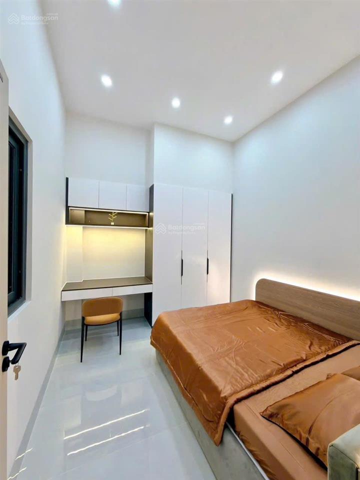 Bán nhà 1 trệt 2 lầu .có 4 phòng ngủ  số 145 mặt tiền đường d7  ngay kdc hồng loan , tp cần thơ