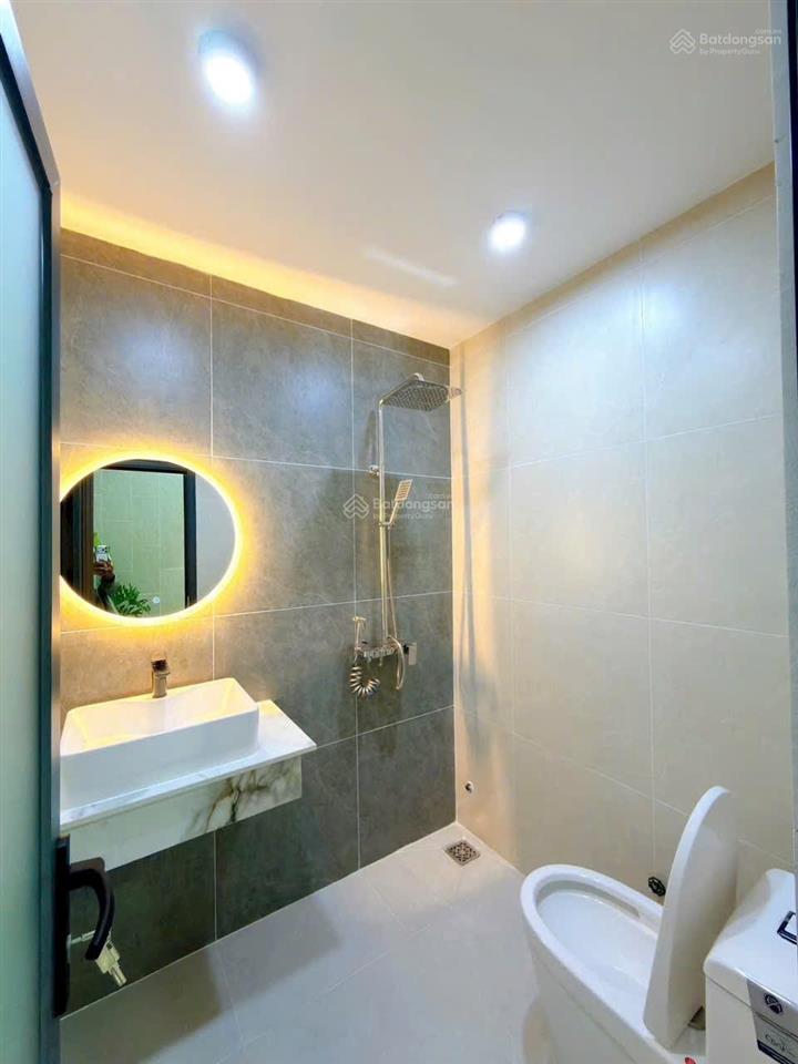 Bán nhà 1 trệt 2 lầu .có 4 phòng ngủ  số 145 mặt tiền đường d7  ngay kdc hồng loan , tp cần thơ